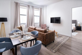 Chic 1BD with Rooftop W/D in Unit Downtown